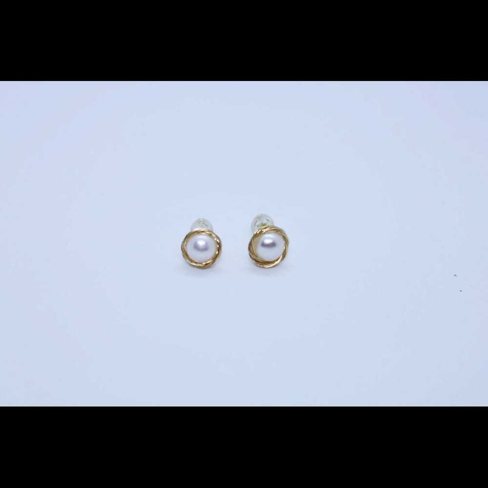 Authentic Freshwater pearl earrings stud